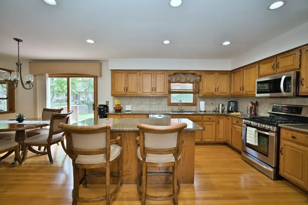 114 Rhine Avenue Bolingbrook IL 60490