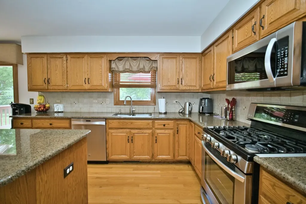 114 Rhine Avenue Bolingbrook IL 60490