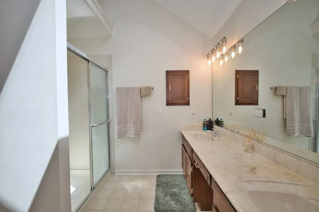 114 Rhine Avenue Bolingbrook IL 60490
