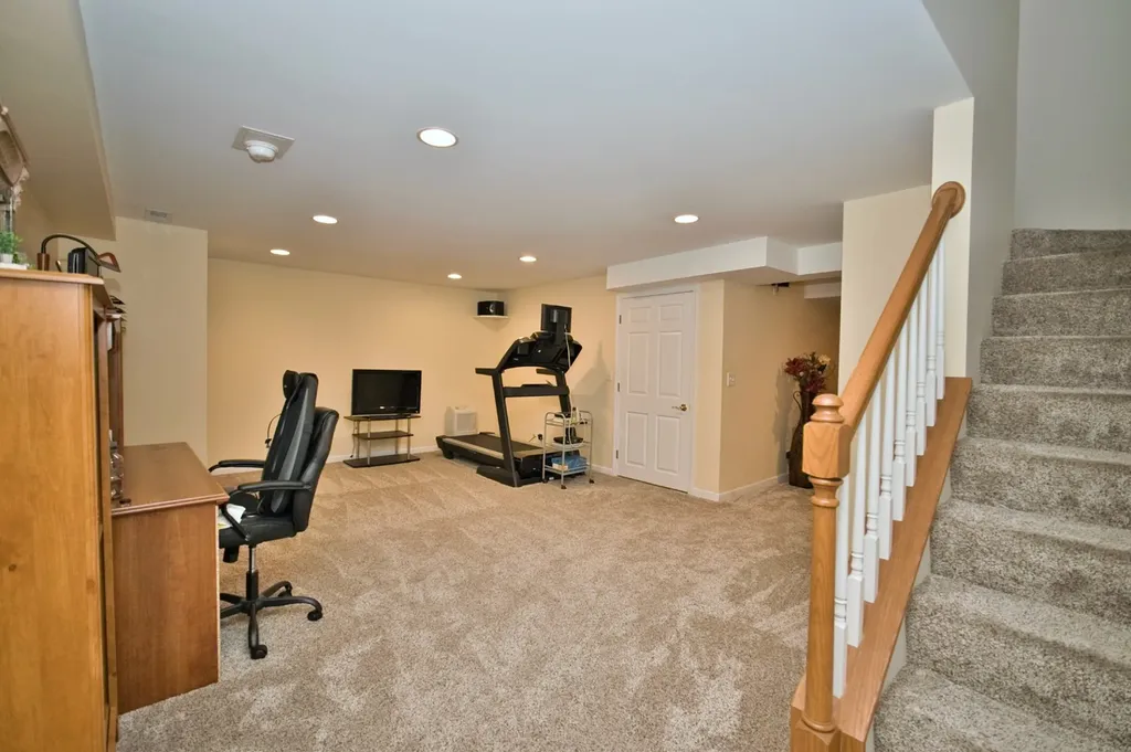 114 Rhine Avenue Bolingbrook IL 60490