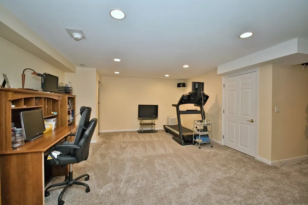 114 Rhine Avenue Bolingbrook IL 60490