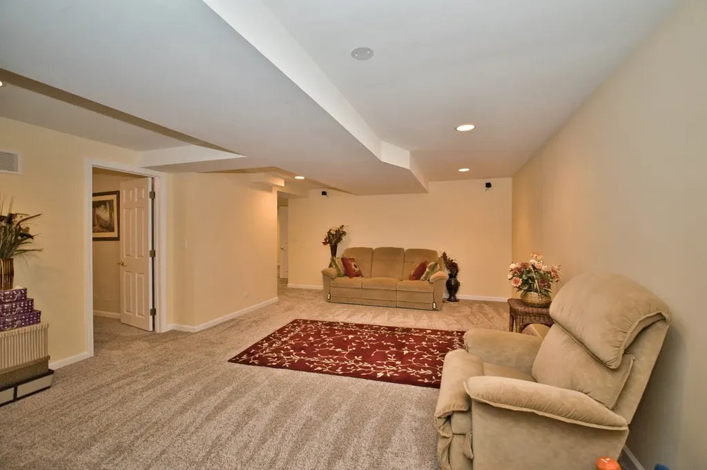 114 Rhine Avenue Bolingbrook IL 60490