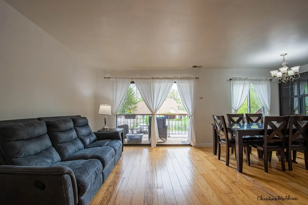 8473 Archer Avenue Willow Springs IL 60480