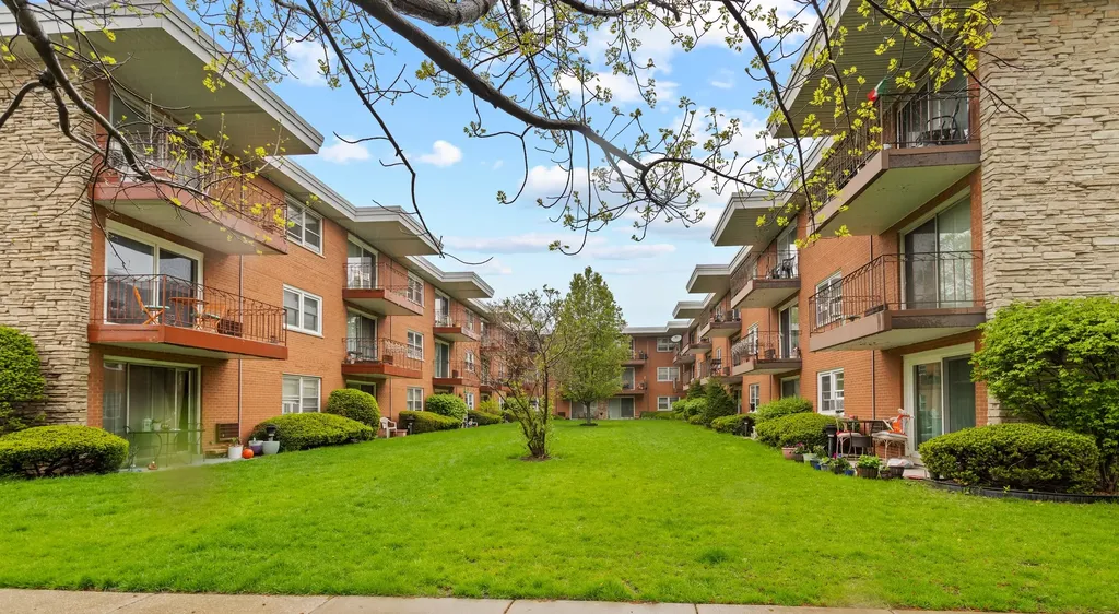 5440 West Windsor Avenue Chicago IL 60630