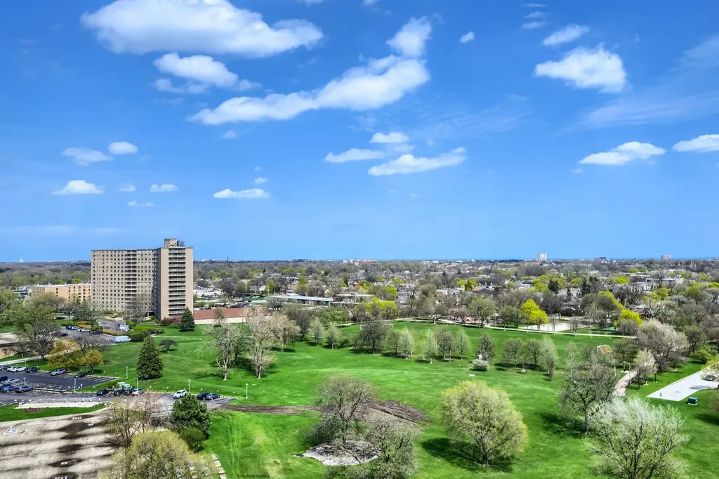 6833 North Kedzie Avenue Chicago IL 60645