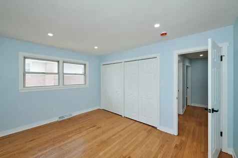 8544 West Roseview Drive Niles IL 60714
