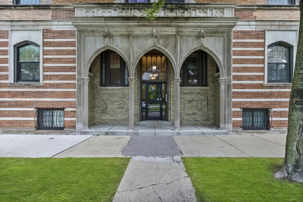 5001 South King Drive Chicago IL 60615
