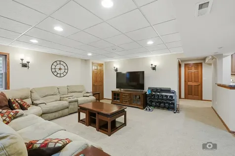 1000 Butterfield Circle E Shorewood IL 60404