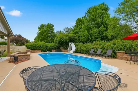 1000 Butterfield Circle E Shorewood IL 60404