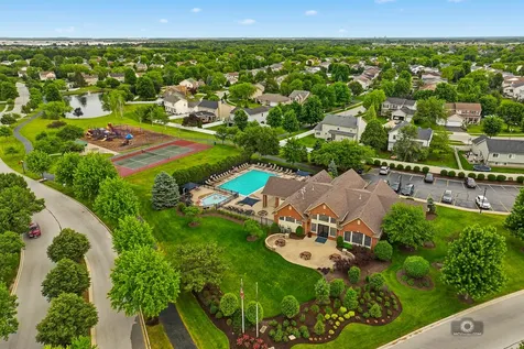 1000 Butterfield Circle E Shorewood IL 60404