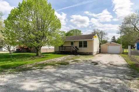 17112 10TH Avenue East Moline IL 61244
