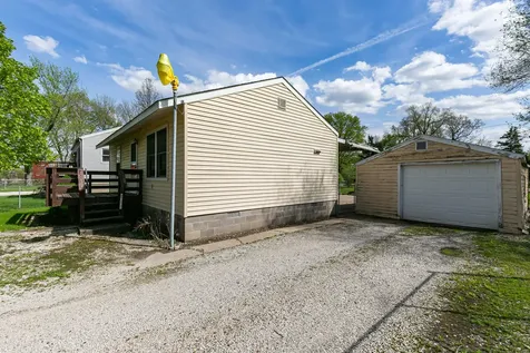 17112 10TH Avenue East Moline IL 61244
