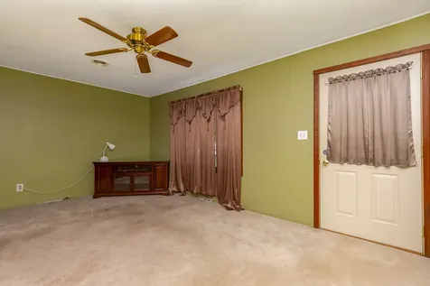 17112 10TH Avenue East Moline IL 61244