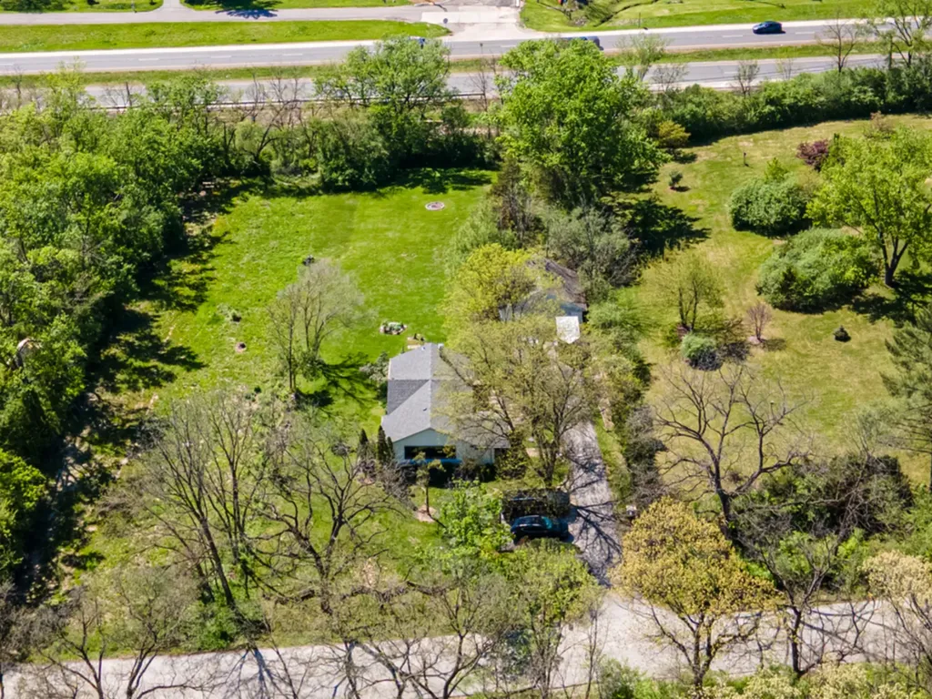 11s104 Jackson Street Burr Ridge IL 60527