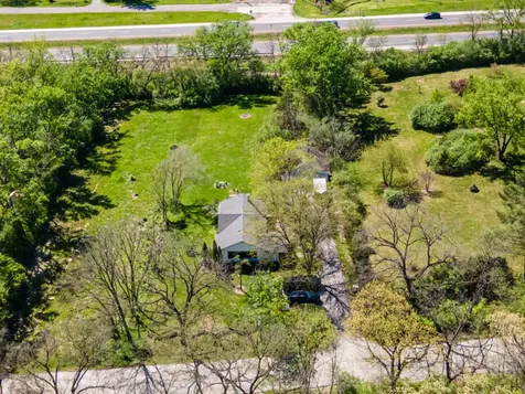 11s104 Jackson Street Burr Ridge IL 60527