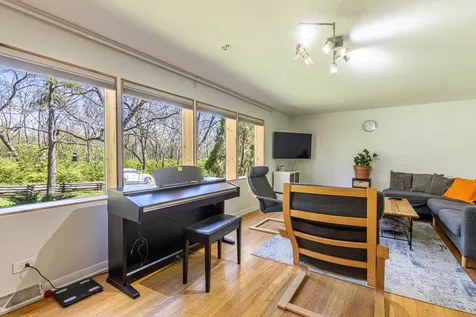 11s104 Jackson Street Burr Ridge IL 60527
