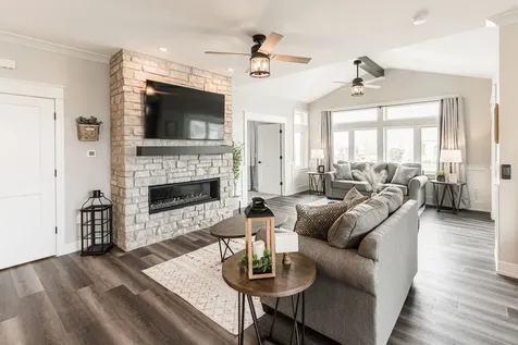 18 Kloe Lane Sycamore IL 60178