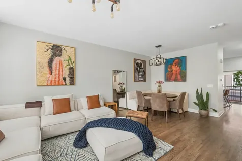 2504 South Calumet Avenue Chicago IL 60616