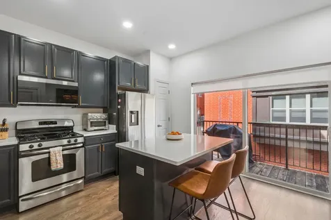 2504 South Calumet Avenue Chicago IL 60616
