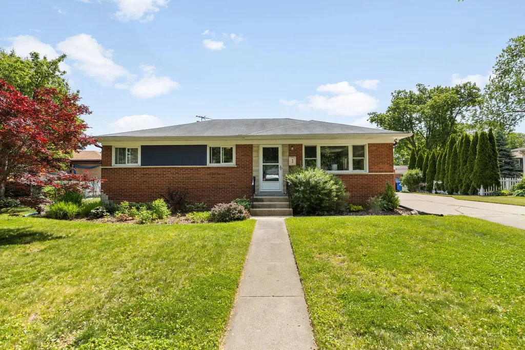 3 Audrey Lane Mount Prospect IL 60056