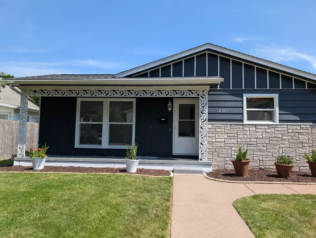 2505 23RD Avenue B Avenue Moline IL 61265