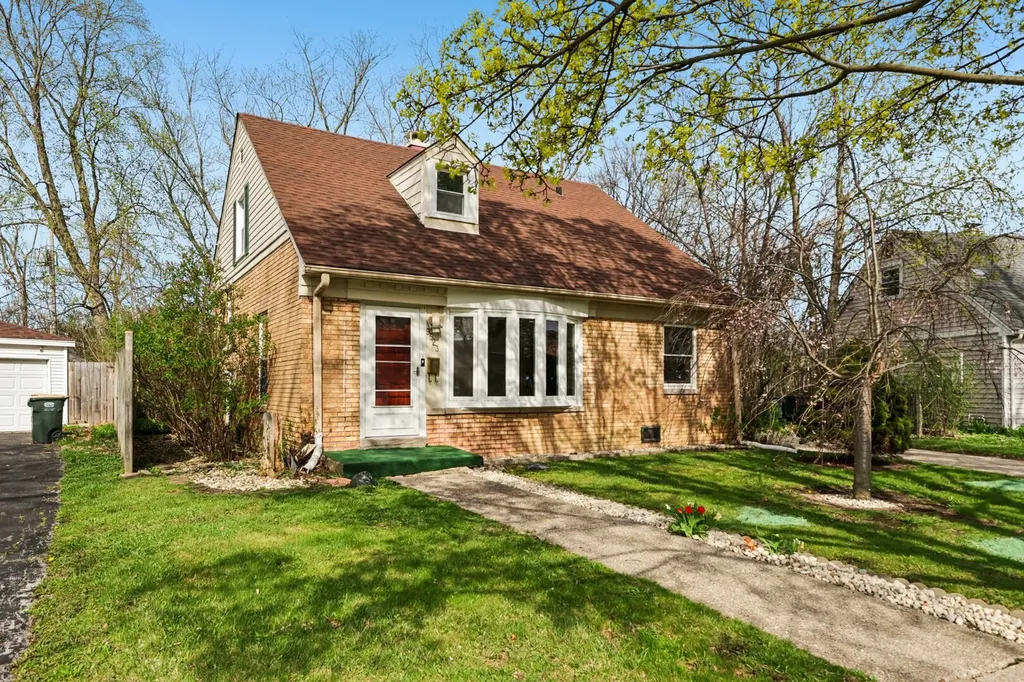 9523 Sayre Avenue Morton Grove IL 60053