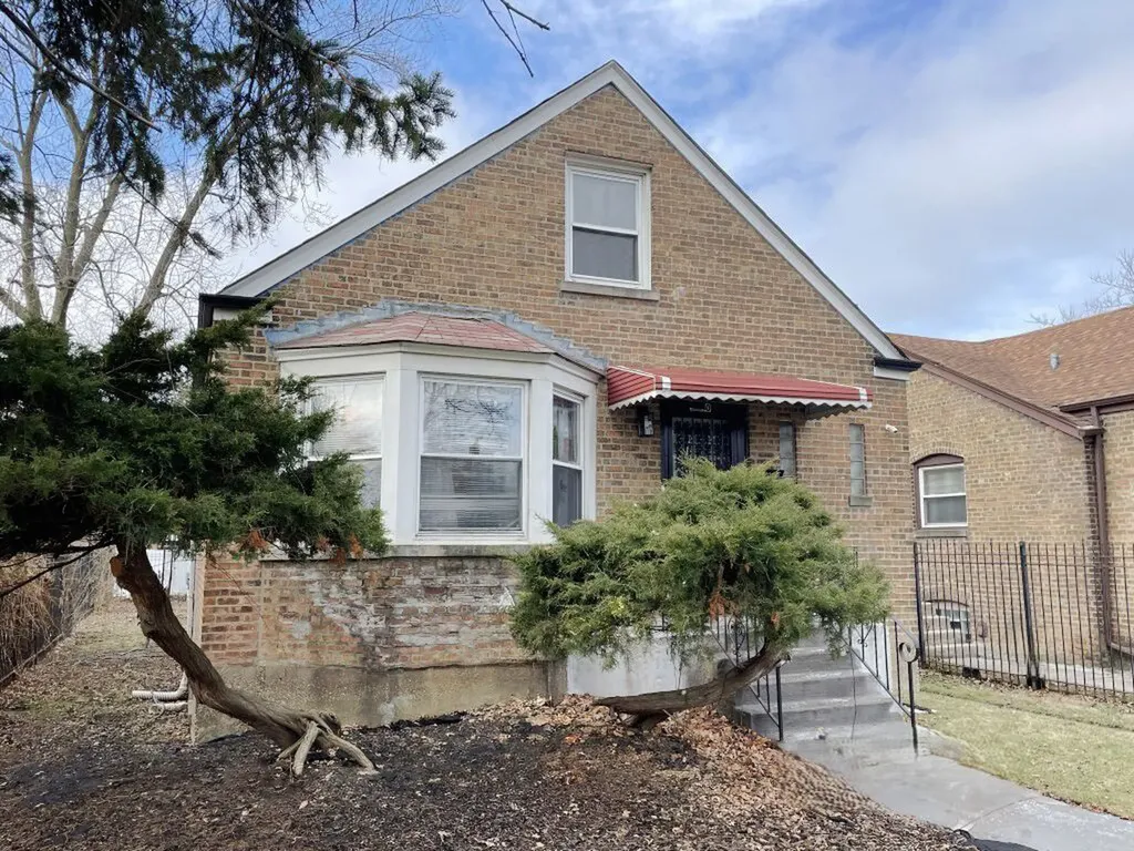 9640 South University Avenue Chicago IL 60628
