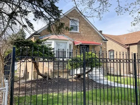 9640 South University Avenue Chicago IL 60628