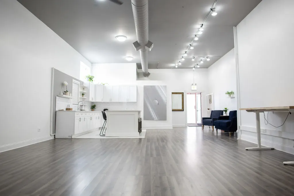 2358 North Damen Avenue Chicago IL 60647
