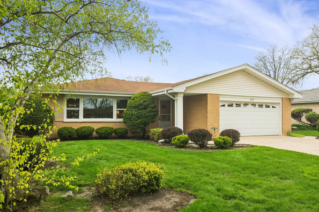 902 South See Gwun Avenue Mount Prospect IL 60056