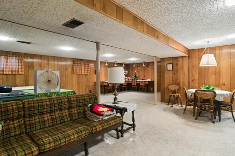 902 South See Gwun Avenue Mount Prospect IL 60056