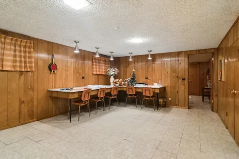 902 South See Gwun Avenue Mount Prospect IL 60056