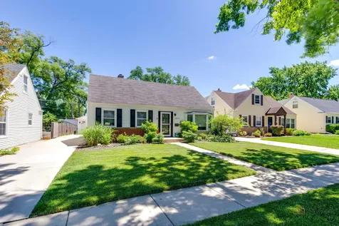 1011 North Haddow Avenue Arlington Heights IL 60004
