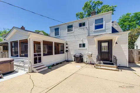 1011 North Haddow Avenue Arlington Heights IL 60004