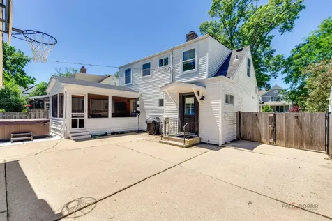 1011 North Haddow Avenue Arlington Heights IL 60004