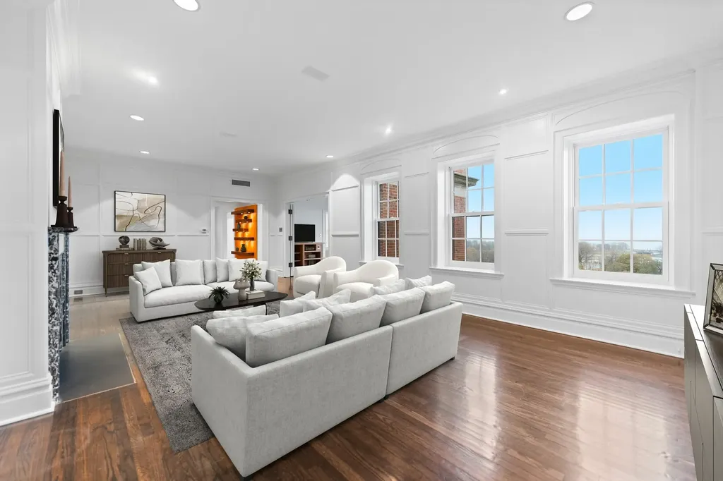 2600 North Lakeview Avenue Chicago IL 60614
