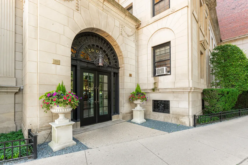 2600 North Lakeview Avenue Chicago IL 60614