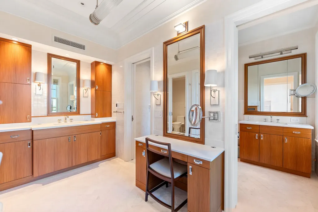 2600 North Lakeview Avenue Chicago IL 60614