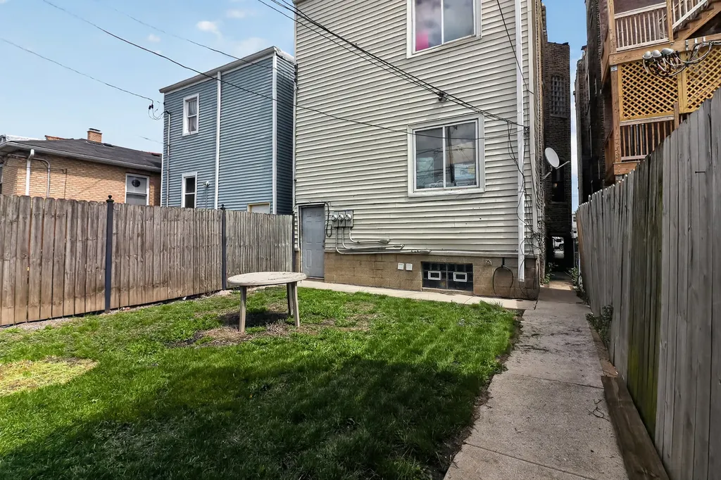 1510 North Harding Avenue Chicago IL 60651