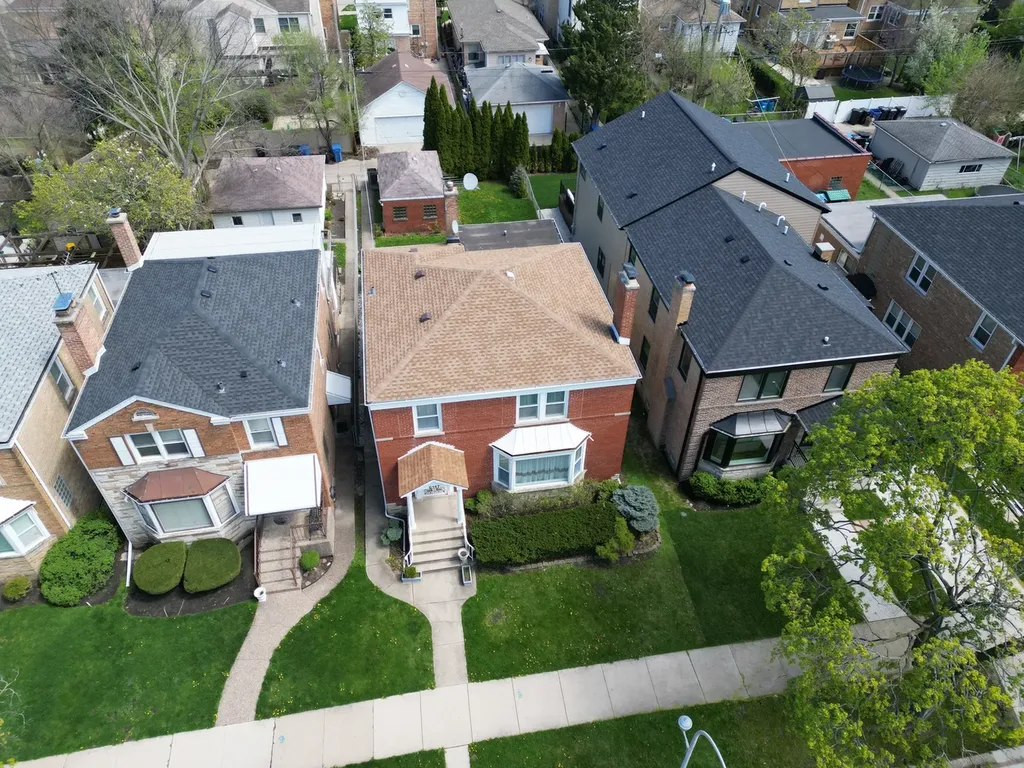 6147 North Central Park Avenue Chicago IL 60659