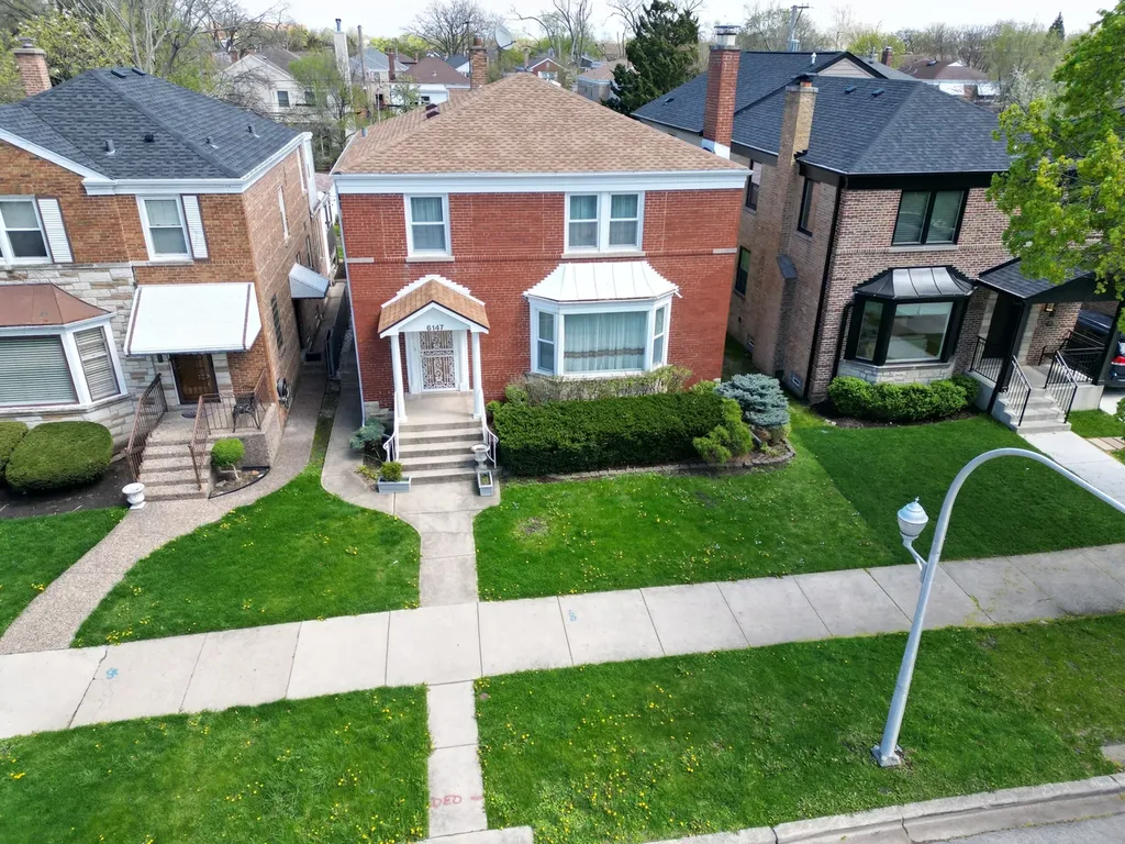 6147 North Central Park Avenue Chicago IL 60659