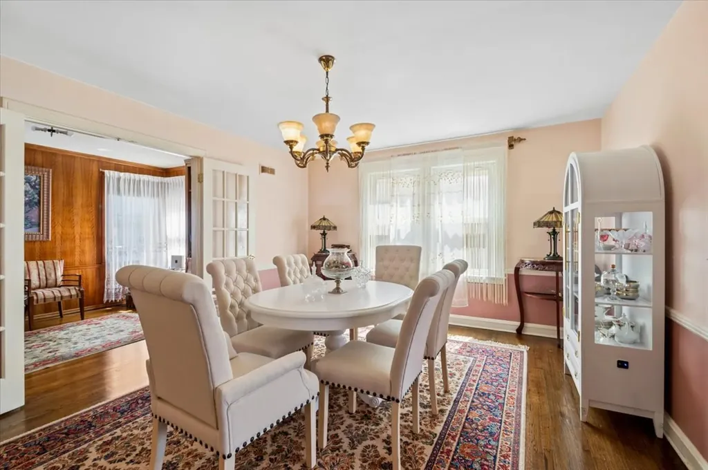 6147 North Central Park Avenue Chicago IL 60659