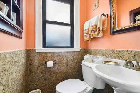 6147 North Central Park Avenue Chicago IL 60659