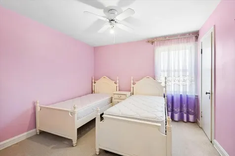 6147 North Central Park Avenue Chicago IL 60659