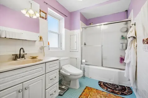 6147 North Central Park Avenue Chicago IL 60659