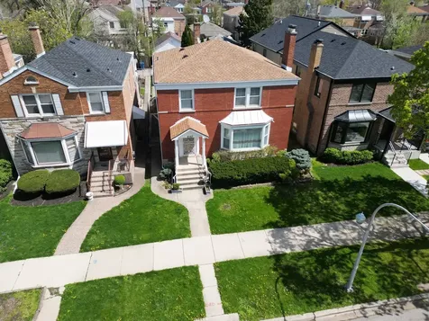 6147 North Central Park Avenue Chicago IL 60659