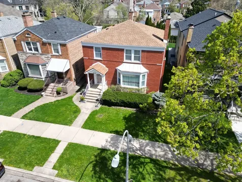 6147 North Central Park Avenue Chicago IL 60659