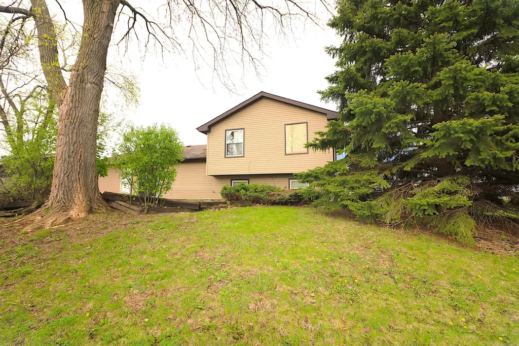 319 Dean Circle Bolingbrook IL 60440