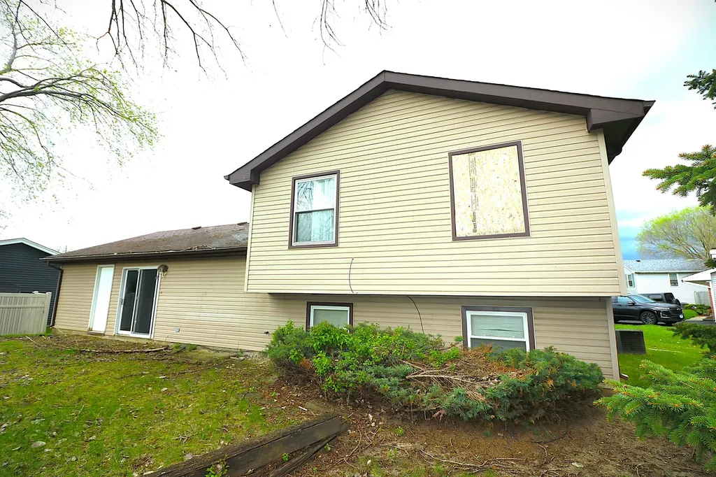 319 Dean Circle Bolingbrook IL 60440