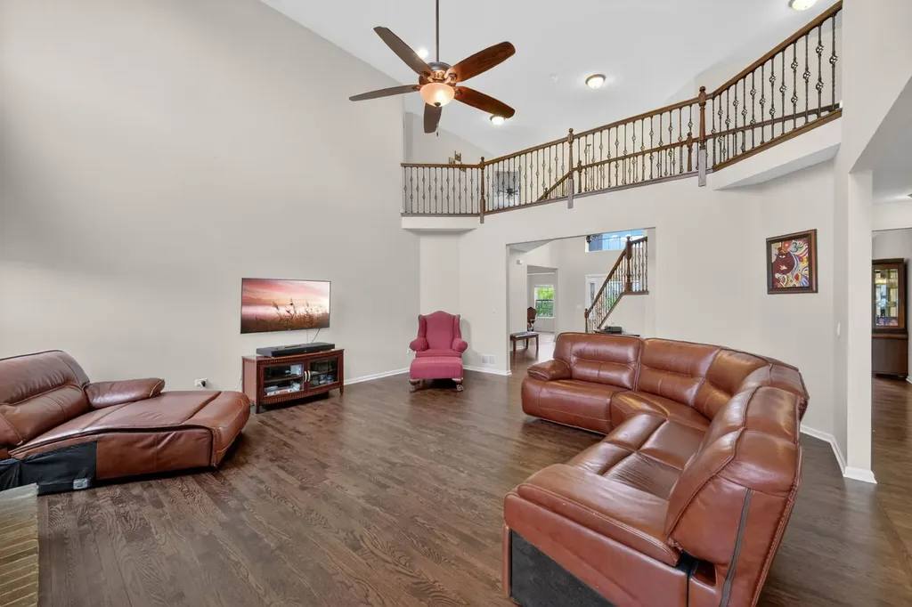 4231 Honey Locust Drive Naperville IL 60564